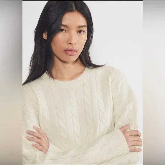 Aritzia Sunday Best Peggy Cropped Cable-knit Sweater. Size Medium - Picture 3 of 10